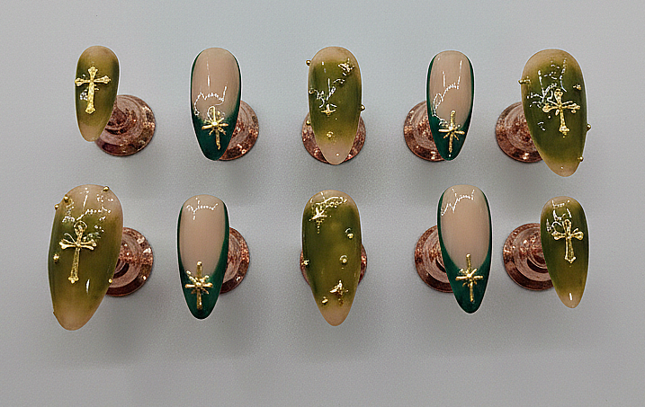 Hand Painted Press-On Nails Medium Almond, Green Aura