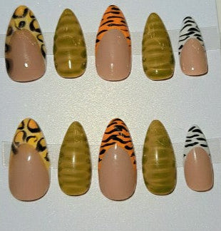 Hand Painted Press-On Nails Medium Almond Animal Print